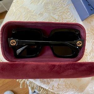 Gucci oversized sunglasses